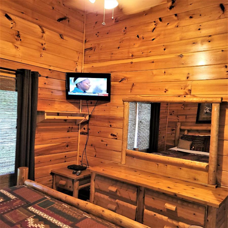 Skinny Dippin'-River Front- Free Tickets-Dog Friendly-Sleeps 6 Pigeon Forge Esterno foto