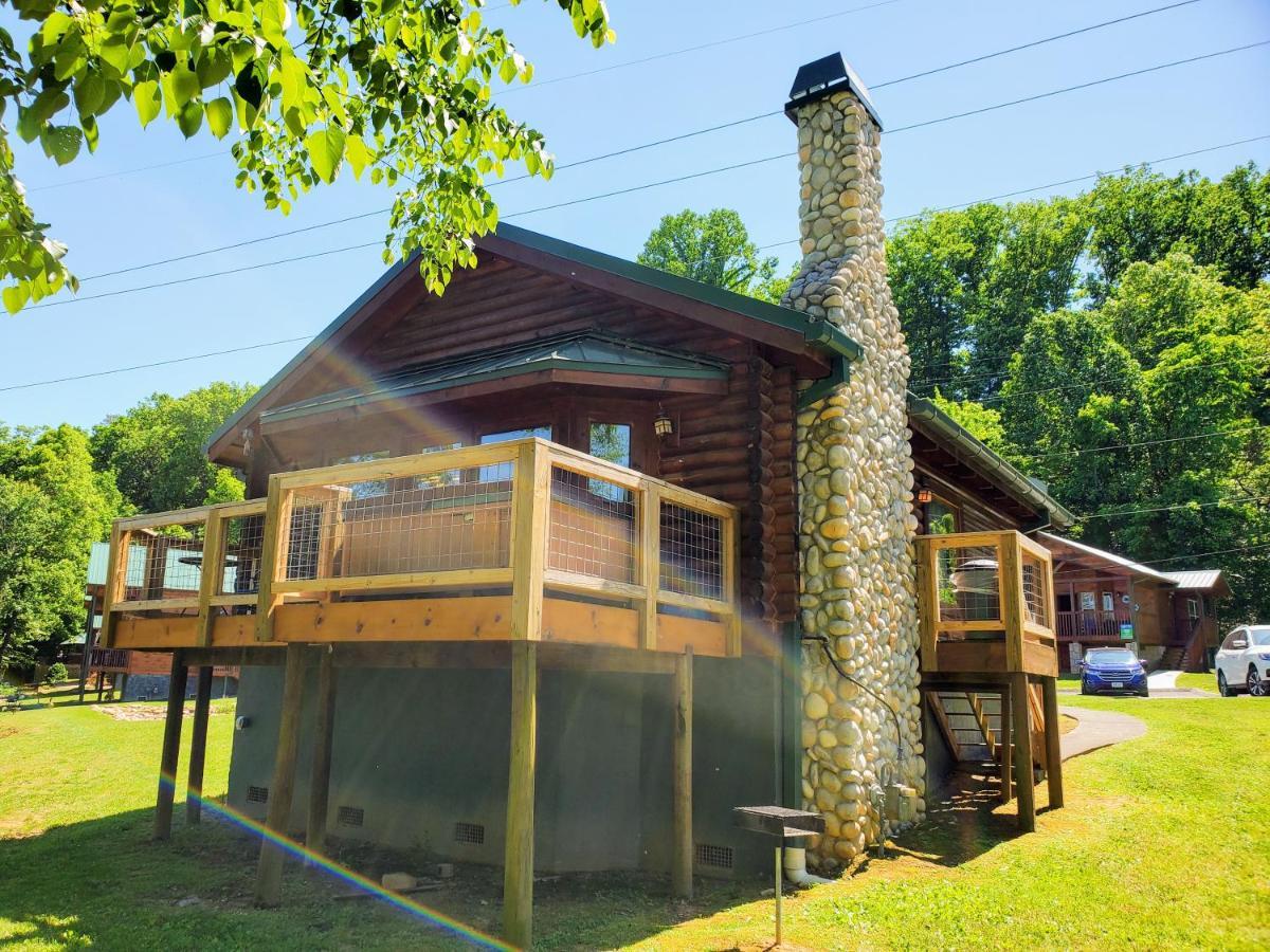 Skinny Dippin'-River Front- Free Tickets-Dog Friendly-Sleeps 6 Pigeon Forge Esterno foto